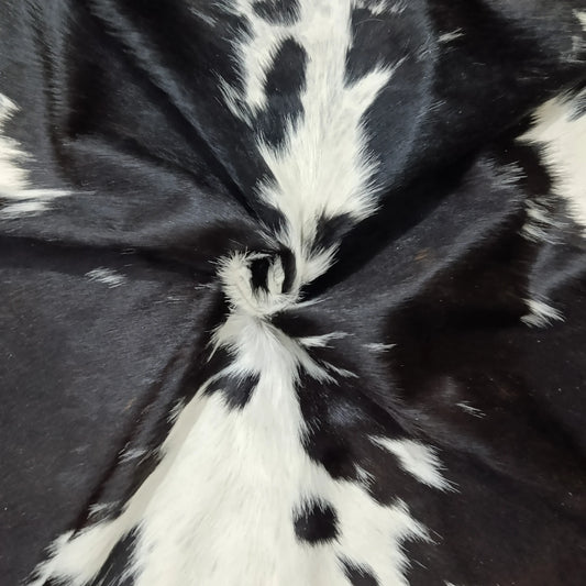 Premium Brazilian Cowhide Rug Tricolor - SIZE 4'-7" x 4'-8"