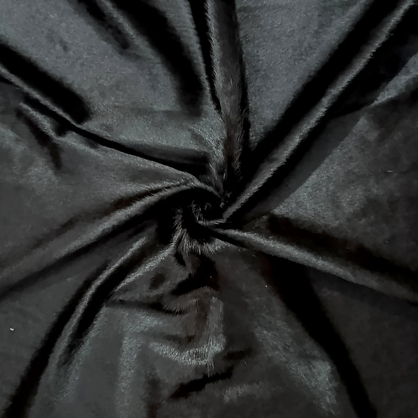 Black and White Cowhide Rug – 5'-9" x 5'-9"