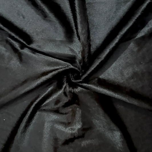 Black and White Cowhide Rug – 5'-9" x 5'-9"