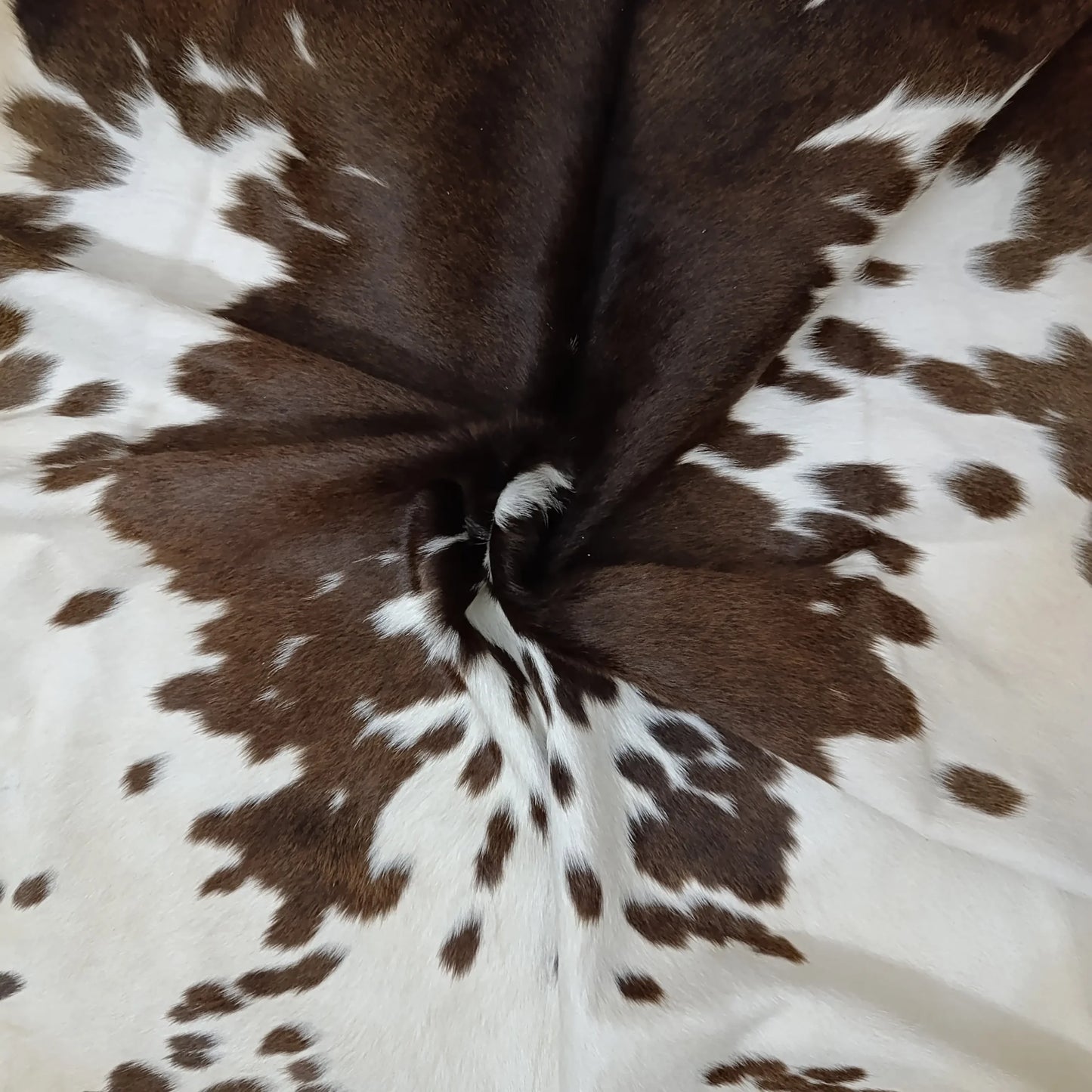 Brown and White salt and pepper Cowhide Rug – 4'-7" x 4'-0"
