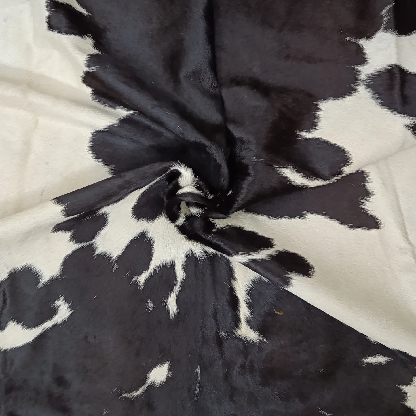 Brown salt and pepper Cowhide Rug – 4'-11" x 4'-10"