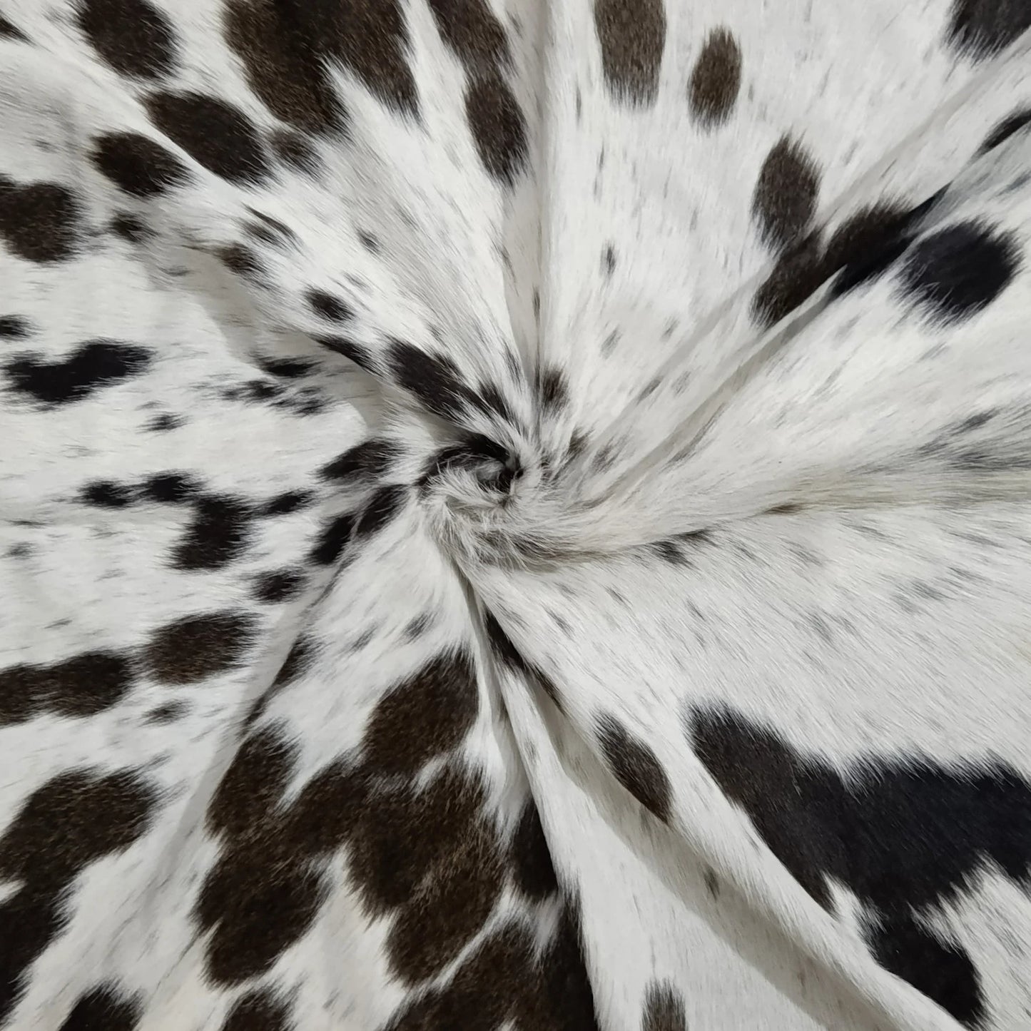 Brown salt and pepper Cowhide Rug – 5'-5" x 5'-6"