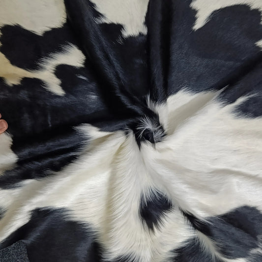 Premium Brazilian Cowhide Rug Black and White - SIZE 5'-2" x 4'-10"