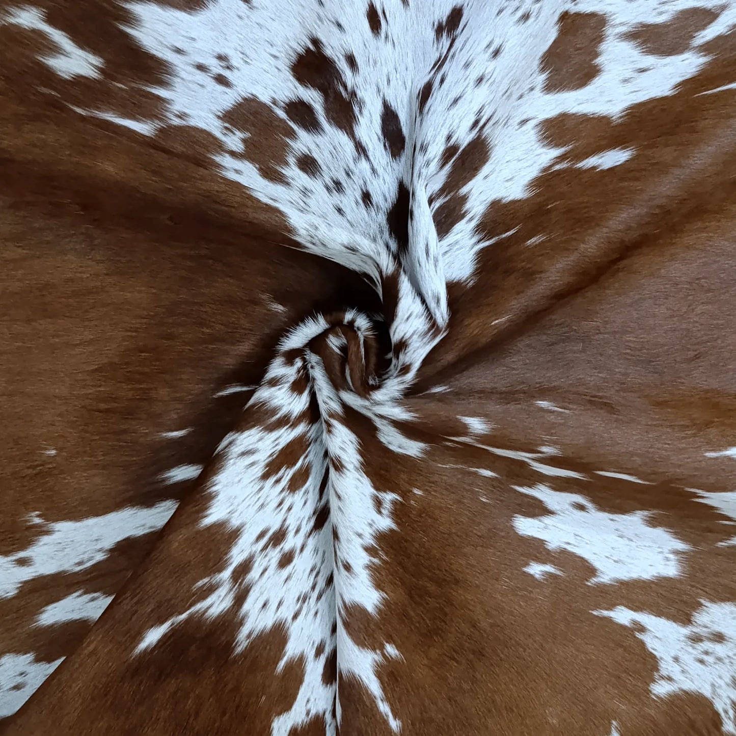 Brown and White salt and pepper Cowhide Rug – 4'-11" x 4'-9"