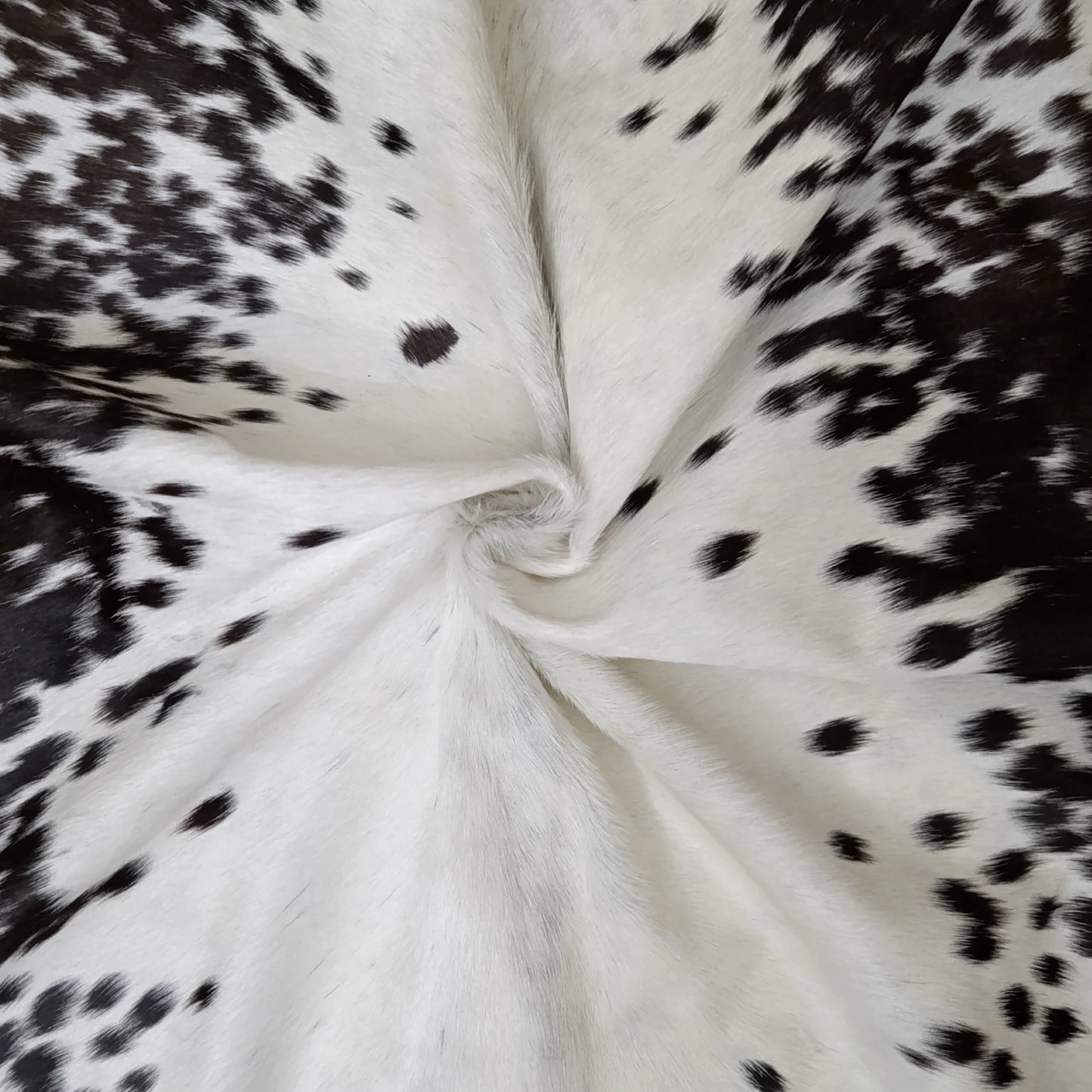 Brown salt and pepper Cowhide Rug – 4'-6" x 4'-5"