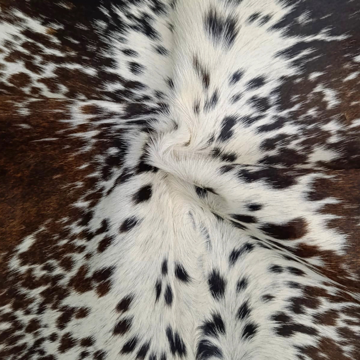 Shadow-Glaze Genuine Cowhide Rug Brown & White