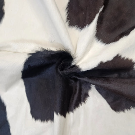 Zenithue Genuine Natural Cowhide Rug Black & White
